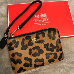 COACH Animal Print Small Wristlet 💖